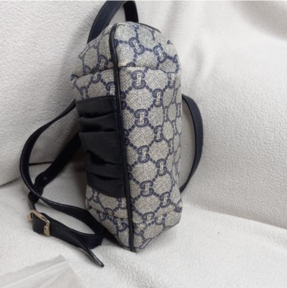 Authentic Vintage Gucci Plus GG Monogram Supreme Crossbody Bag - Picture 8 of 14